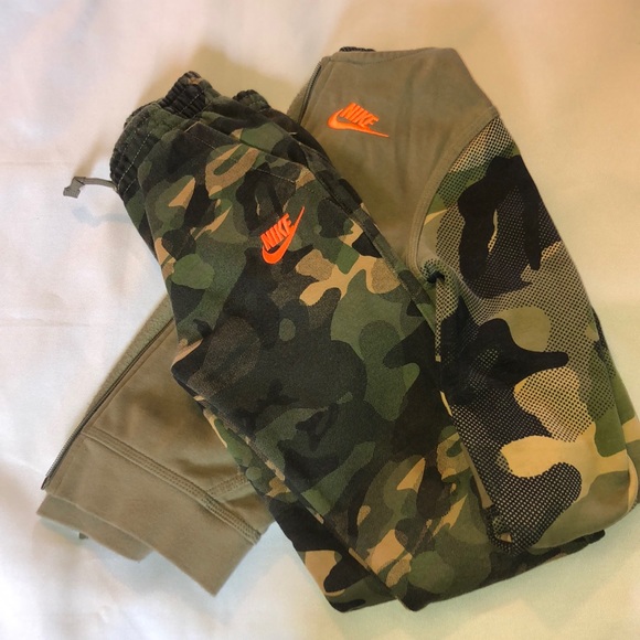 Nike Other - Camouflage Nike Sweatsuit